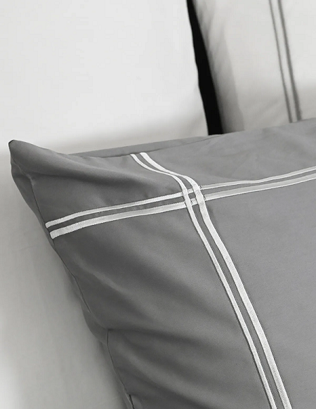 LOT 2 TAIES D'OREILLER PAVILLON ROYAL SATIN