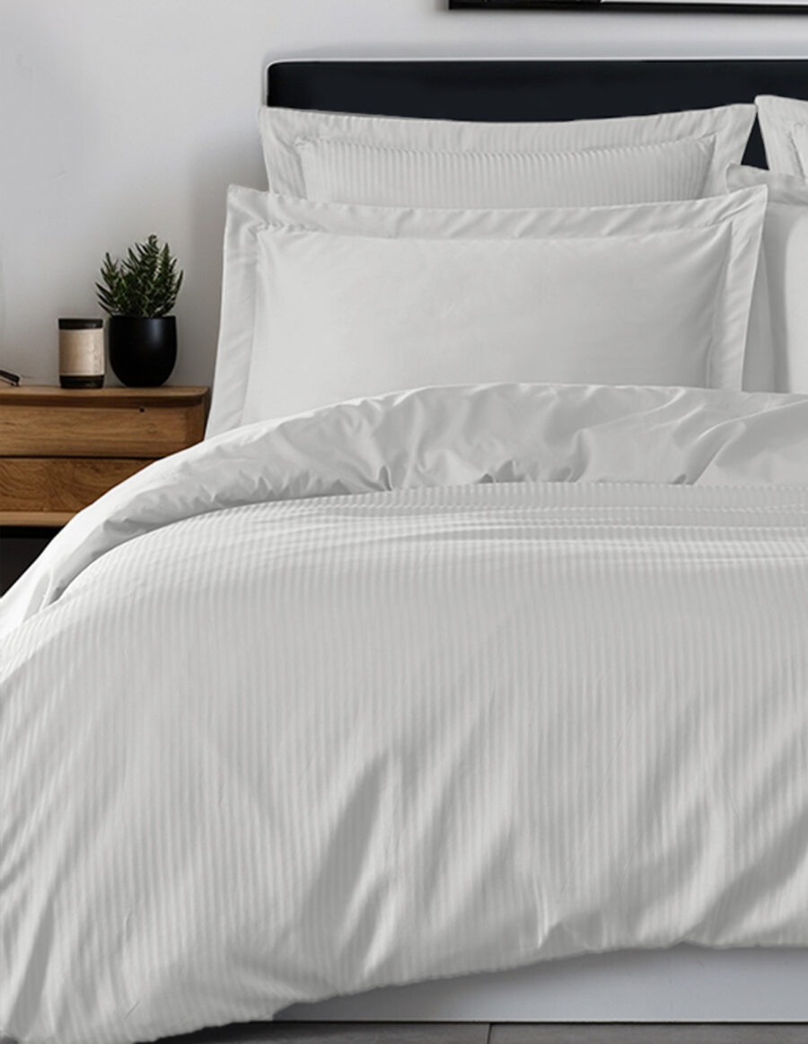 HOUSSE DE COUETTE VERSALUXE UNI/ RAYE SATIN