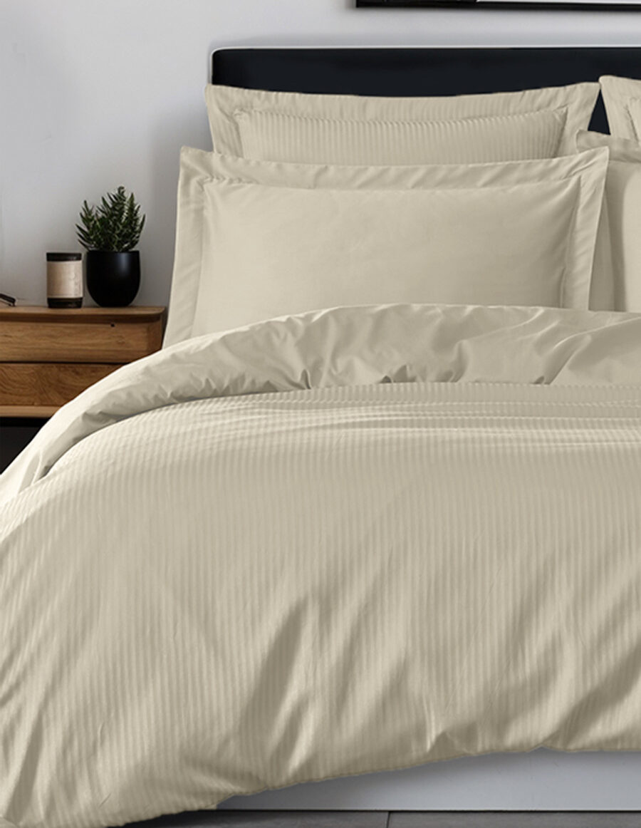 HOUSSE DE COUETTE VERSALUXE UNI/ RAYE SATIN